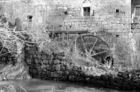 Roue hydraulique verticale aval. © Région Bourgogne-Franche-Comté, Inventaire du patrimoine