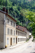 Façade antérieure des bâtiments, de trois quarts gauche. © Région Bourgogne-Franche-Comté, Inventaire du patrimoine