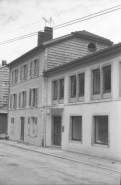 Immeuble aval et entrée de l'atelier de fabrication des années 1850. © Région Bourgogne-Franche-Comté, Inventaire du patrimoine