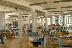 Ateliers de fabrication (1928-1929) : vue d'ensemble de l'étage, depuis le fond. © Région Bourgogne-Franche-Comté, Inventaire du patrimoine