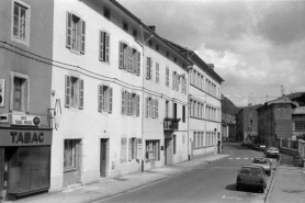 Façade antérieure des bâtiments sur rue. © Région Bourgogne-Franche-Comté, Inventaire du patrimoine