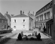 Logement construit au 19e siècle, dans la partie gauche de l'ancien couvent. © Région Bourgogne-Franche-Comté, Inventaire du patrimoine