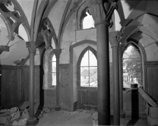 Intérieur de l'oratoire : vue de la nef depuis le choeur. © Région Bourgogne-Franche-Comté, Inventaire du patrimoine