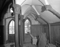 Intérieur de l'oratoire : vue de la nef de trois quarts droit. © Région Bourgogne-Franche-Comté, Inventaire du patrimoine