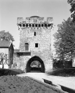 Ouvrage d'entrée, dit tour du Paravis : de face, depuis le parc du musée. © Région Bourgogne-Franche-Comté, Inventaire du patrimoine