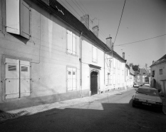 Façade sur rue, de trois quarts gauche. © Région Bourgogne-Franche-Comté, Inventaire du patrimoine