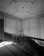 Détail de la cage de l'escalier d'honneur, depuis le premier étage. © Région Bourgogne-Franche-Comté, Inventaire du patrimoine
