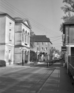 Façade antérieure, de trois quarts gauche depuis l'extrémité de la rue Victor Hugo. © Région Bourgogne-Franche-Comté, Inventaire du patrimoine