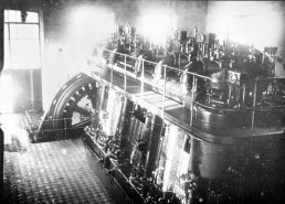 [Le moteur diesel Carels]. © Région Bourgogne-Franche-Comté, Inventaire du patrimoine