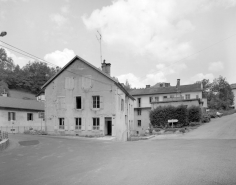 Façade antérieure du bureau (ancienne usine de mesures linéaires). © Région Bourgogne-Franche-Comté, Inventaire du patrimoine
