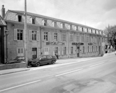 Façade antérieure du bâtiment principal (bureau, entrepôt et magasin industriels). © Région Bourgogne-Franche-Comté, Inventaire du patrimoine