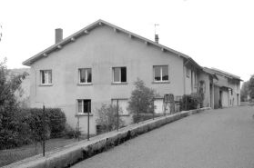 Façades latérale droite et postérieure. © Région Bourgogne-Franche-Comté, Inventaire du patrimoine