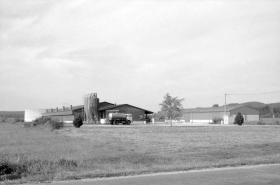 Porcherie et cave d'affinage vues du sud-ouest. © Région Bourgogne-Franche-Comté, Inventaire du patrimoine