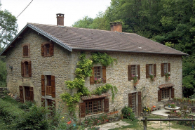 Façades antérieure et latérale gauche. © Région Bourgogne-Franche-Comté, Inventaire du patrimoine