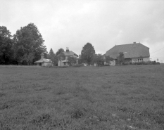 Vue générale de la ferme, de la maison et de la chapelle. © Région Bourgogne-Franche-Comté, Inventaire du patrimoine