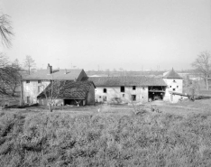 Vue d'ensemble depuis l'est. © Région Bourgogne-Franche-Comté, Inventaire du patrimoine