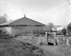 Canal et vanne de décharge. © Région Bourgogne-Franche-Comté, Inventaire du patrimoine