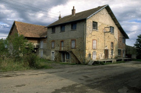 Vue de trois quarts gauche. © Région Bourgogne-Franche-Comté, Inventaire du patrimoine