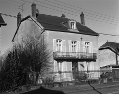 Vue d'ensemble de trois-quarts gauche. © Région Bourgogne-Franche-Comté, Inventaire du patrimoine