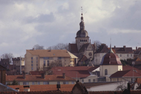 Vue de la ville depuis l'arrière de l'hôtel-Dieu. © Région Bourgogne-Franche-Comté, Inventaire du patrimoine