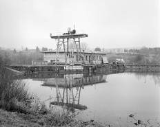Pont roulant et salle des machines depuis le nord-est. © Région Bourgogne-Franche-Comté, Inventaire du patrimoine
