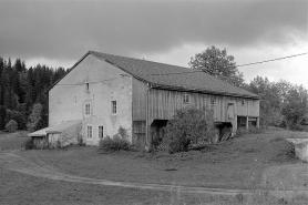 Face nord-est et façade postérieure. © Région Bourgogne-Franche-Comté, Inventaire du patrimoine