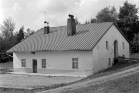 Vue générale de la ferme : façade antérieure et face droite. © Région Bourgogne-Franche-Comté, Inventaire du patrimoine