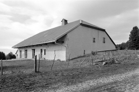 Façade antérieure et face nord-est. © Région Bourgogne-Franche-Comté, Inventaire du patrimoine