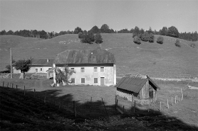 Vue générale de la ferme et du grenier fort. © Région Bourgogne-Franche-Comté, Inventaire du patrimoine