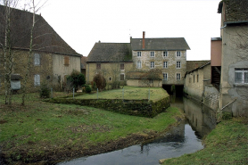 Vue d'ensemble. Façade postérieure. © Région Bourgogne-Franche-Comté, Inventaire du patrimoine