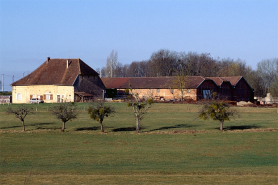 Vue d'ensemble depuis l'est. © Région Bourgogne-Franche-Comté, Inventaire du patrimoine