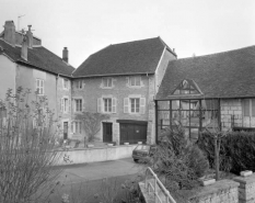 Façades sur cour du logement et de l'atelier de fabrication. © Région Bourgogne-Franche-Comté, Inventaire du patrimoine