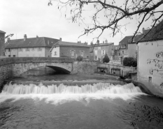 Chute d'eau sur la Cuisance. © Région Bourgogne-Franche-Comté, Inventaire du patrimoine