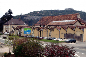 Partie occidentale de l'usine. Logement patronal et magasins industriels. © Région Bourgogne-Franche-Comté, Inventaire du patrimoine