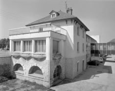 Bureau et façade postérieure de l'atelier de fabrication. © Région Bourgogne-Franche-Comté, Inventaire du patrimoine