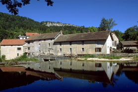 De gauche à droite : magasin industriel, atelier de fabrication et logement ouvrier. © Région Bourgogne-Franche-Comté, Inventaire du patrimoine