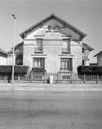 Façade antérieure d'un logement double (cadrage vertical). © Région Bourgogne-Franche-Comté, Inventaire du patrimoine