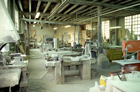 Intérieur de l'atelier des marbriers. © Région Bourgogne-Franche-Comté, Inventaire du patrimoine