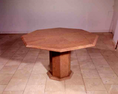 Production : table en marbre de Balanod. © Région Bourgogne-Franche-Comté, Inventaire du patrimoine