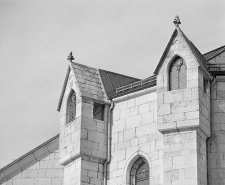 Détail des 2 échauguettes de l'abside, côté sud. © Région Bourgogne-Franche-Comté, Inventaire du patrimoine