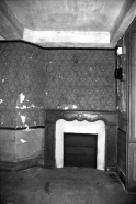 Immeuble : intérieur, détail d'une cheminée du premier étage, de face. © Région Bourgogne-Franche-Comté, Inventaire du patrimoine