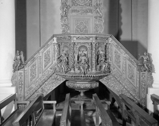 Détail de la cuve. © Région Bourgogne-Franche-Comté, Inventaire du patrimoine