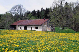 Façade antérieure et face droite vues de trois quarts. © Région Bourgogne-Franche-Comté, Inventaire du patrimoine