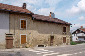 Façade antérieure vue de trois quarts gauche. © Région Bourgogne-Franche-Comté, Inventaire du patrimoine