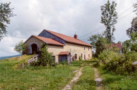 Vue éloignée de la façade antérieure. © Région Bourgogne-Franche-Comté, Inventaire du patrimoine