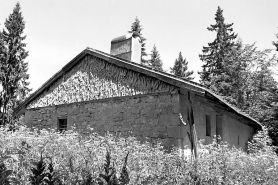 Face gauche et façade antérieure. © Région Bourgogne-Franche-Comté, Inventaire du patrimoine