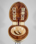 Mortier et tiroirs (fermés).Porte-mortier avec tiroirs pour la conservation des herbes médicinales, conçu par Bertrand Dufour, étudiant en DMA2 Ebénisterie (lycée Vernotte, Moirans-en-Montagne). © Région Bourgogne-Franche-Comté, Inventaire du patrimoine