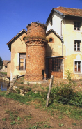 Salle des machines dissimulée par les vestiges de la cheminée. © Région Bourgogne-Franche-Comté, Inventaire du patrimoine