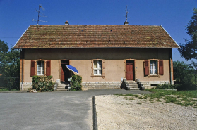 Façade antérieure d'un logement à 2 appartements. © Région Bourgogne-Franche-Comté, Inventaire du patrimoine