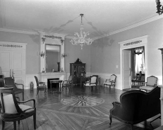 Le grand salon, vue depuis l'angle sud-ouest. © Région Bourgogne-Franche-Comté, Inventaire du patrimoine